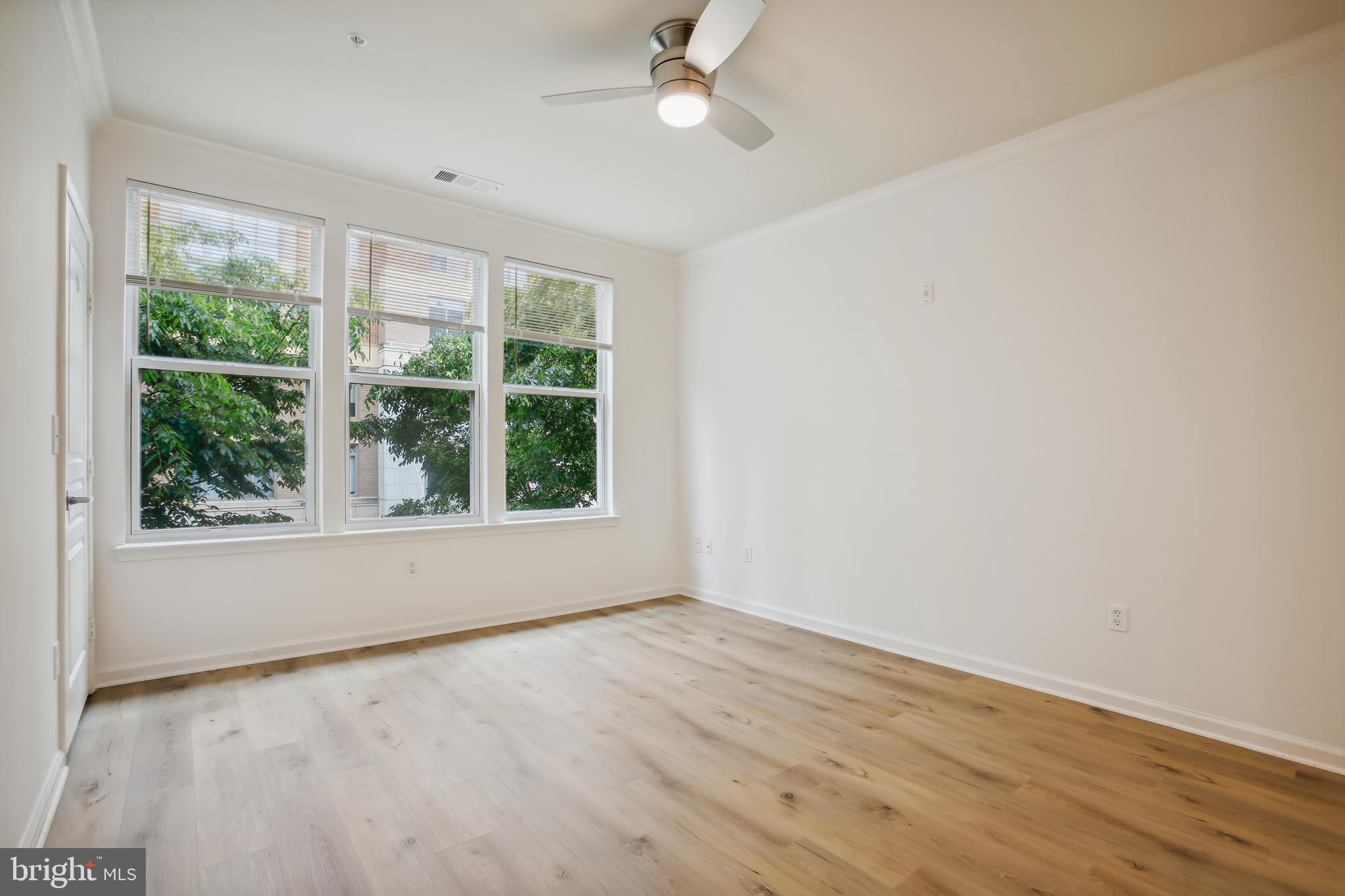 12000 Market Street, Unit 249 Reston, VA 20190 - Photo 15 of 58 Living Room