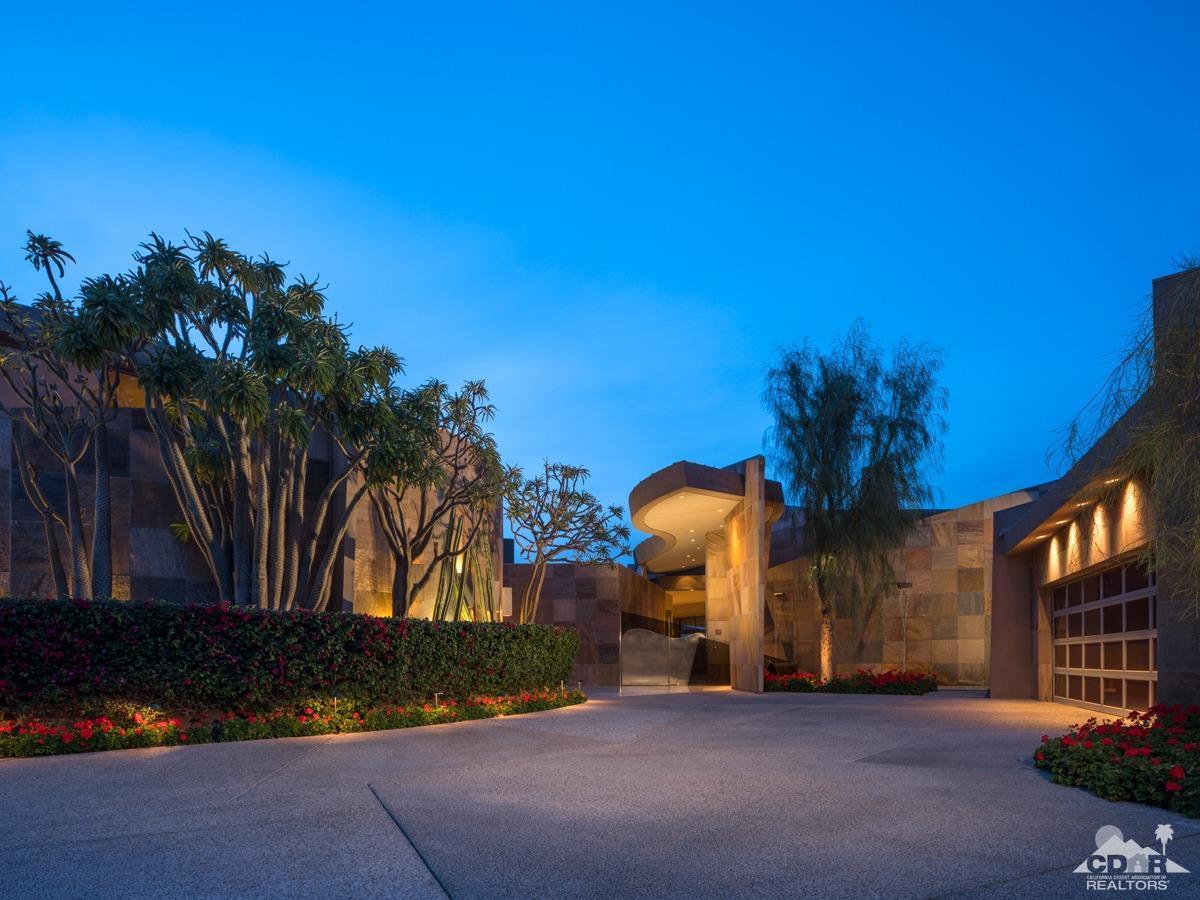 632 Pinnacle Crest Palm Desert, CA 92260 - Photo 18 of 52 a view of a backyard