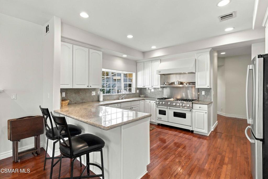 1351 Rainey Road Simi Valley, CA 93063 - Photo 21 of 65 Gallery Image 21