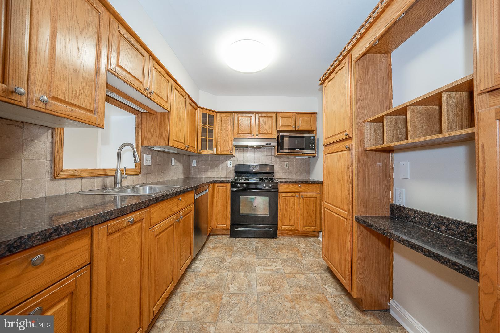 427 Wayne Avenue Springfield, PA 19064 - Photo 19 of 49 Kitchen