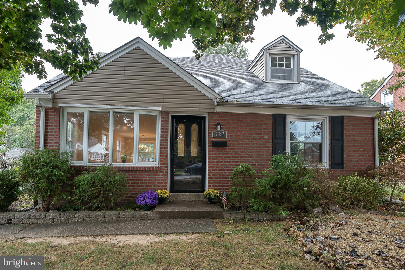427 Wayne Avenue Springfield, PA 19064 - Photo 2 of 49