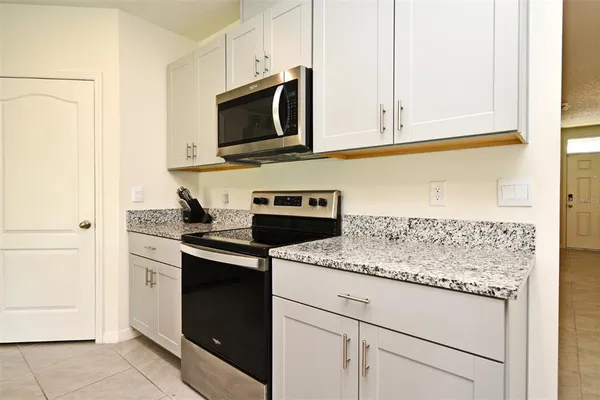 $3,000 | 440 Baroness Way, DeLand, FL 32724