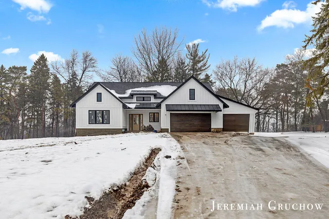 $859,999 | 2160 Engleside Avenue Southeast, Kentwood, MI 49546