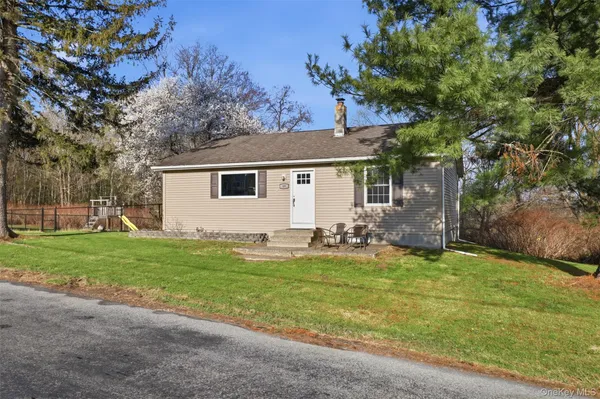 $329,900 | 89 Munro Street, Pine Bush, NY 12566