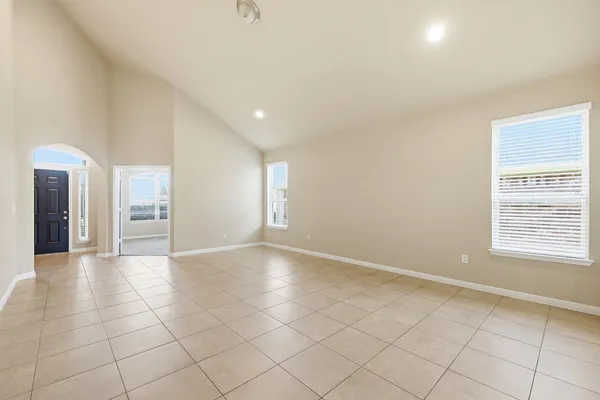 $2,300 | 609 Carly Ann Lane, Leander, TX 78641