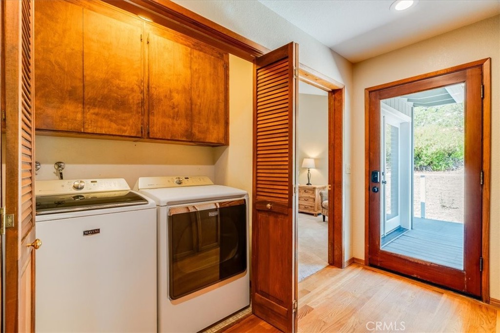 11555 Cenegal Road Atascadero, CA 93422 - Photo 36 of 57 a utility room with dryer and washer
