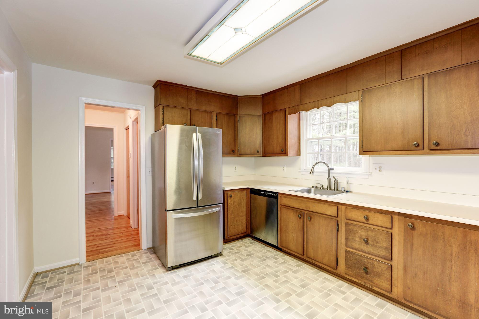 12901 Jesse Smith Road Mount Airy, MD 21771 - Photo 14 of 42 Plenty of counter top space