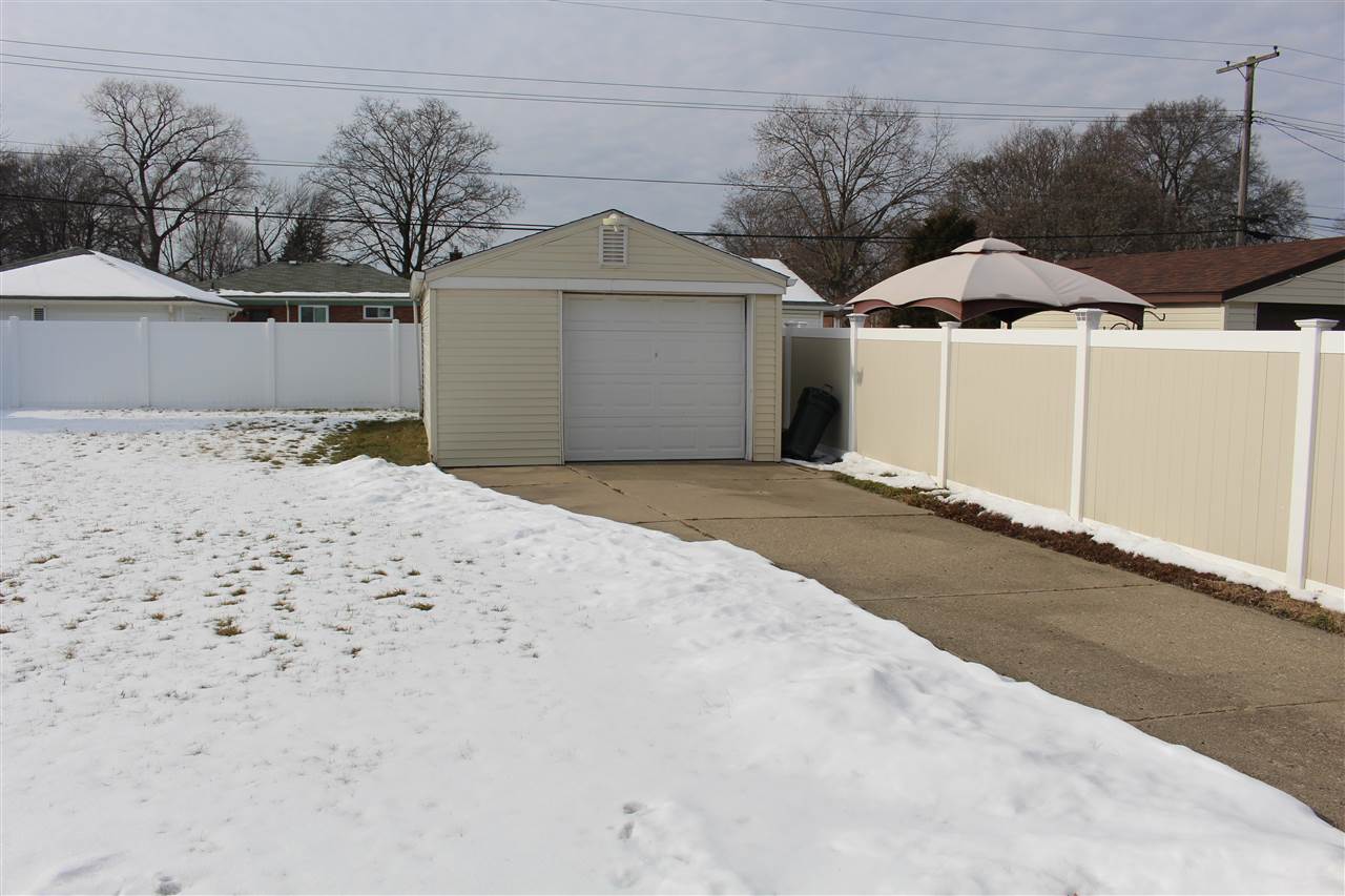 9129 Appleton Avenue Redford, MI 48239 - Photo 17 of 23 50065570-16.JPG