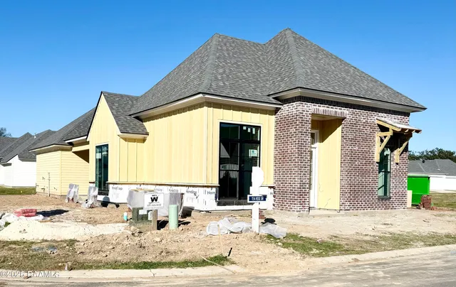 $377,600 | 112 Tea Rose Drive, Broussard, LA 70518