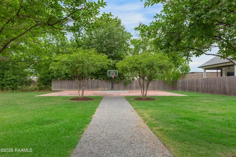 $377,600 | 112 Tea Rose Drive, Broussard, LA 70518