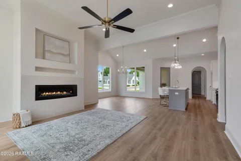$377,600 | 112 Tea Rose Drive, Broussard, LA 70518