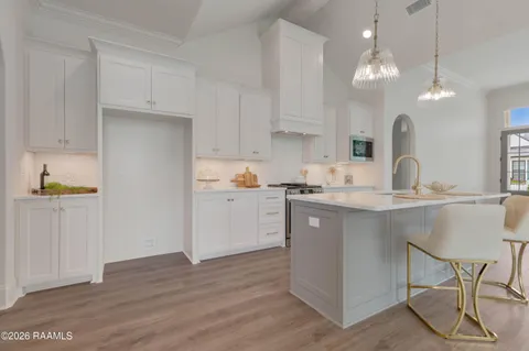 $377,600 | 112 Tea Rose Drive, Broussard, LA 70518