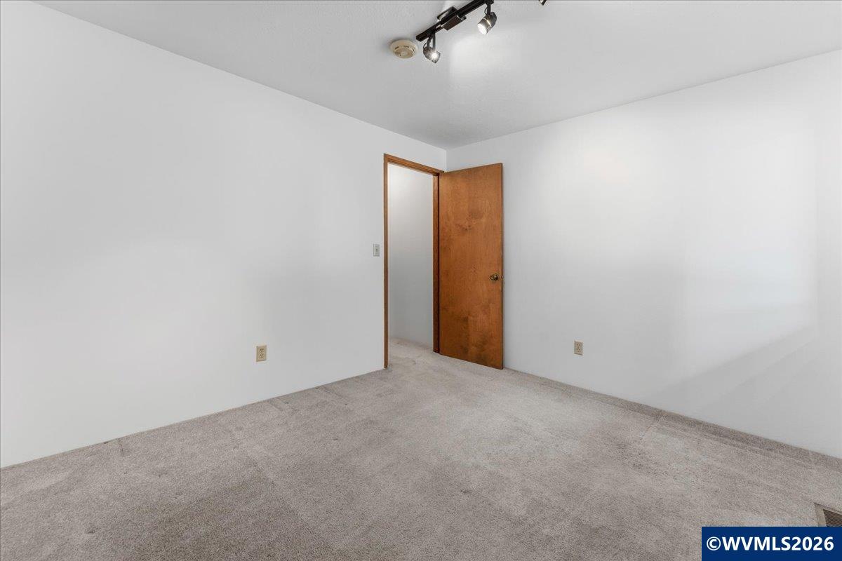 4154 5th Street Hubbard, OR 97032 - Photo 21 of 48 Gallery Image 21