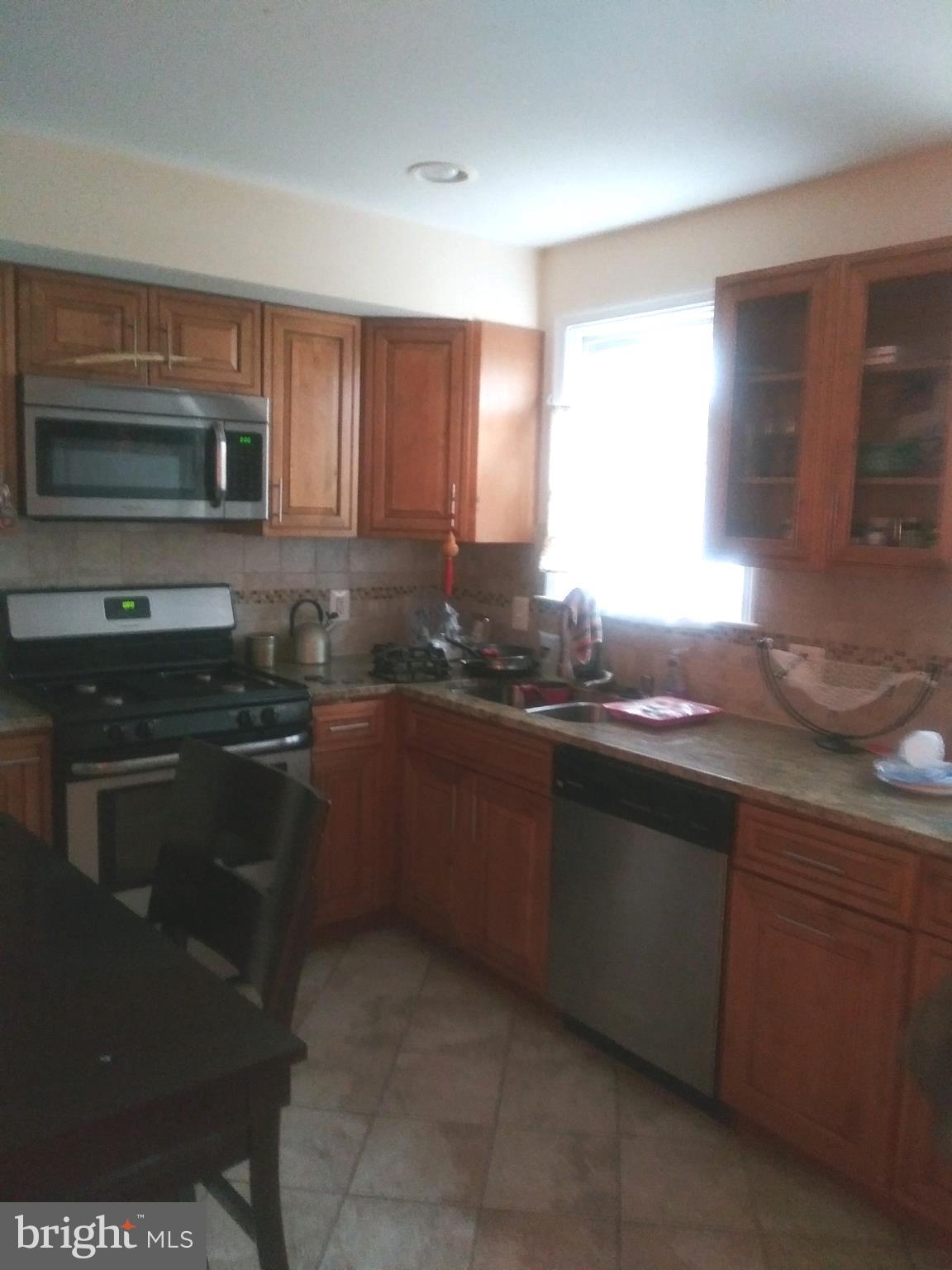 5143 Sheriff Road Northeast Washington, DC 20019 - Photo 8 of 33 Kitchen