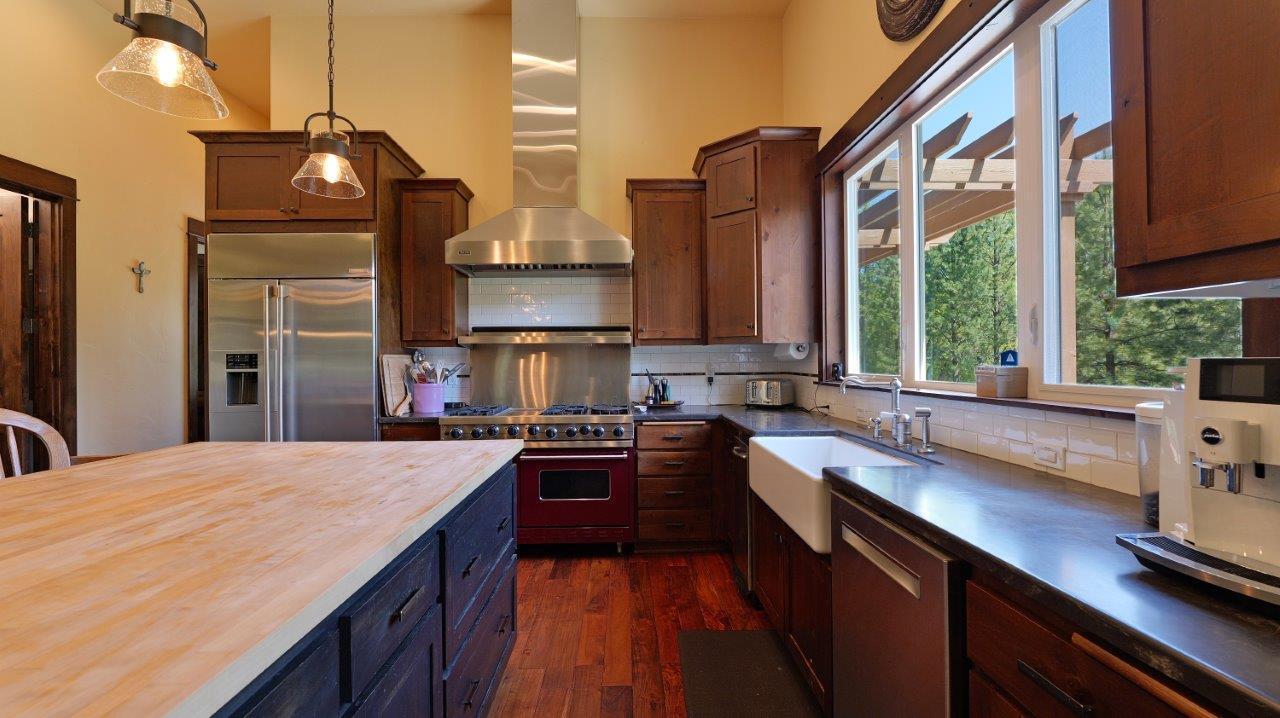 7159 Crowfoot Road Trail, OR 97541 - Photo 13 of 58 Kitchen