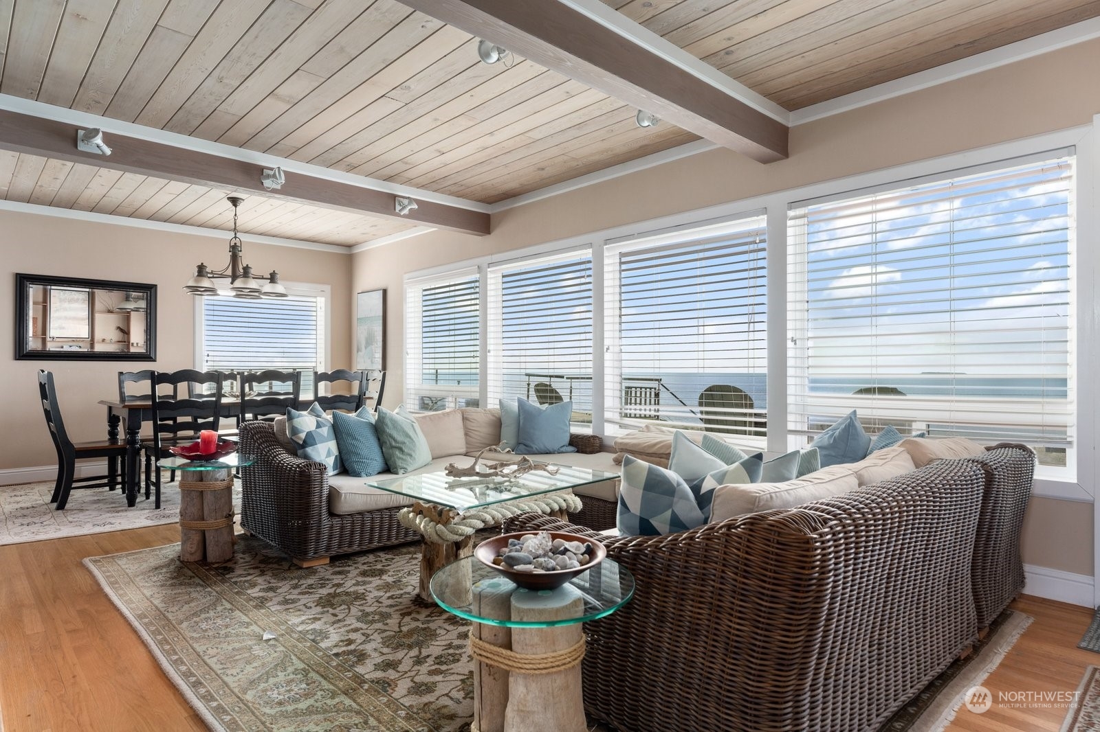 2593 West Beach Road Oak Harbor, WA 98277 - Photo 12 of 40 Gallery Image 12