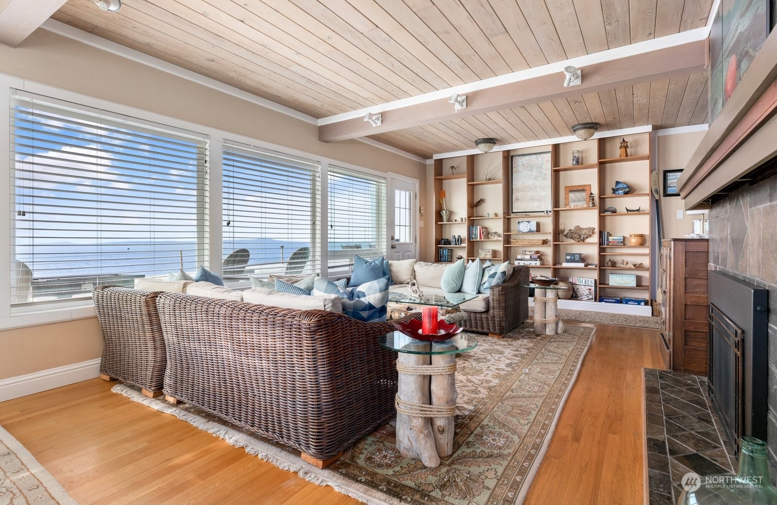 2593 West Beach Road Oak Harbor, WA 98277 - Photo 13 of 40 Gallery Image 13
