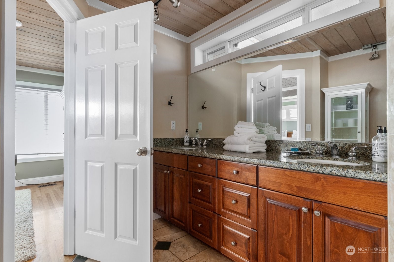 2593 West Beach Road Oak Harbor, WA 98277 - Photo 28 of 40 Gallery Image 28