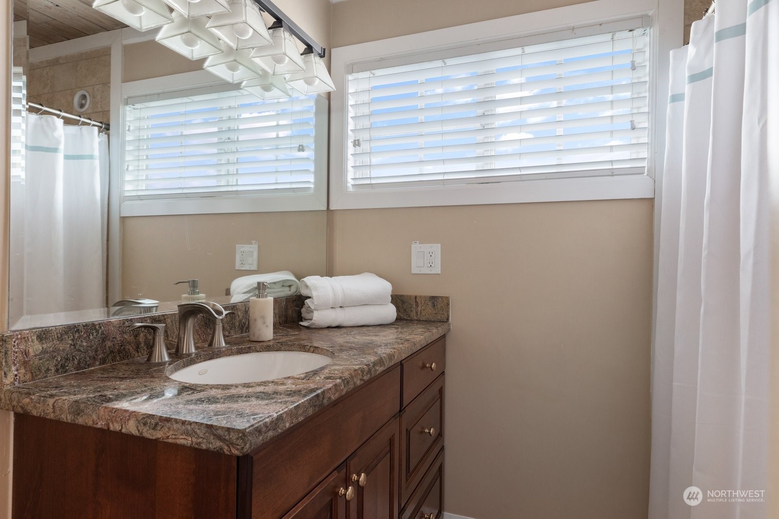 2593 West Beach Road Oak Harbor, WA 98277 - Photo 33 of 40 Gallery Image 33