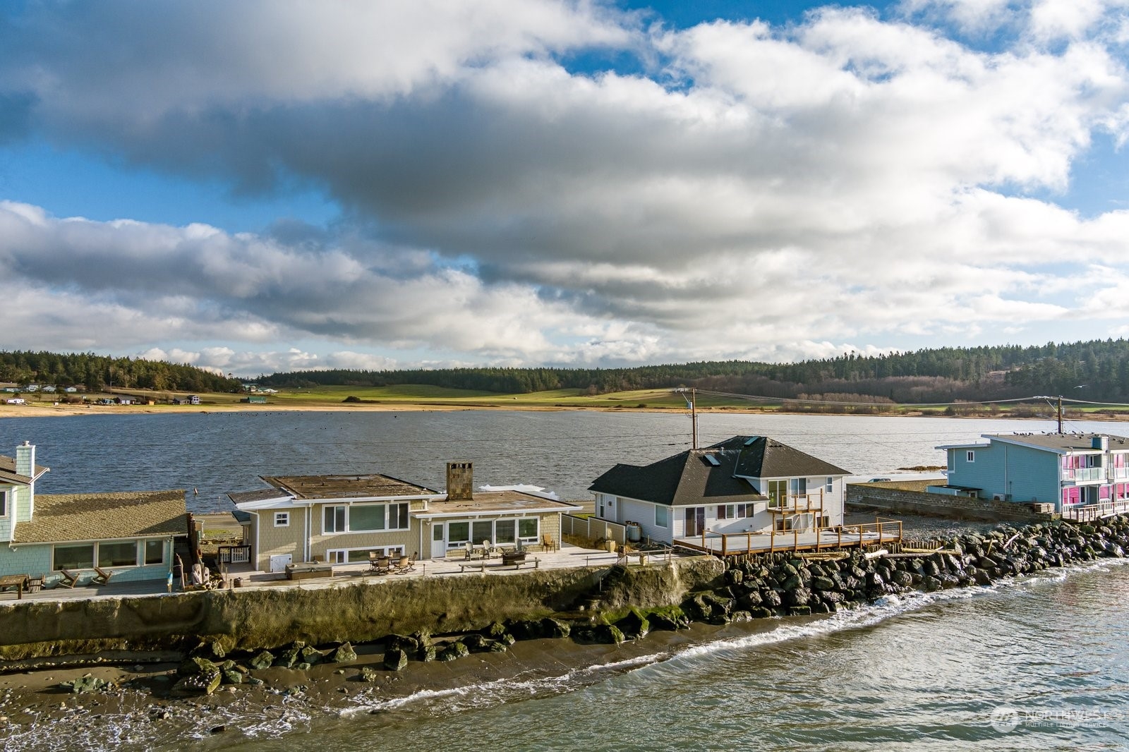 2593 West Beach Road Oak Harbor, WA 98277 - Photo 4 of 40 Gallery Image 4