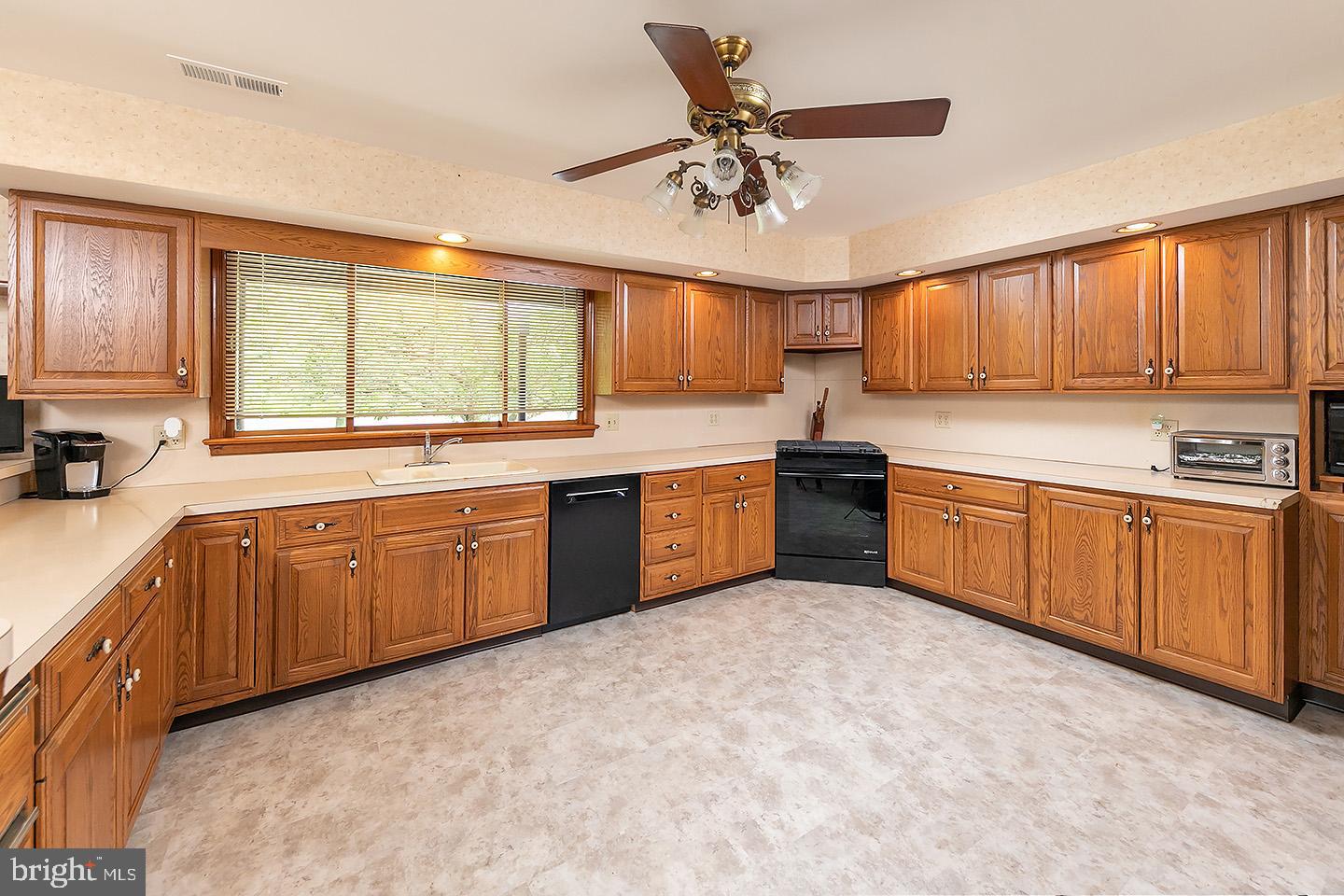 102 Glassboro Road Monroeville, NJ 08343 - Photo 9 of 30
