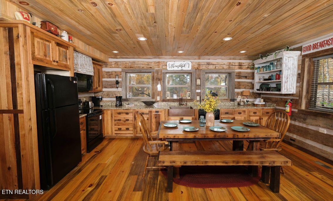 636 Jess Field Road Gatlinburg, TN 37738 - Photo 5 of 39 A36920C6-76ED-45D4-AF57-AD1A097757B2