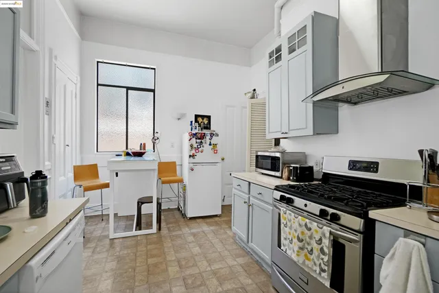 a view of utility room