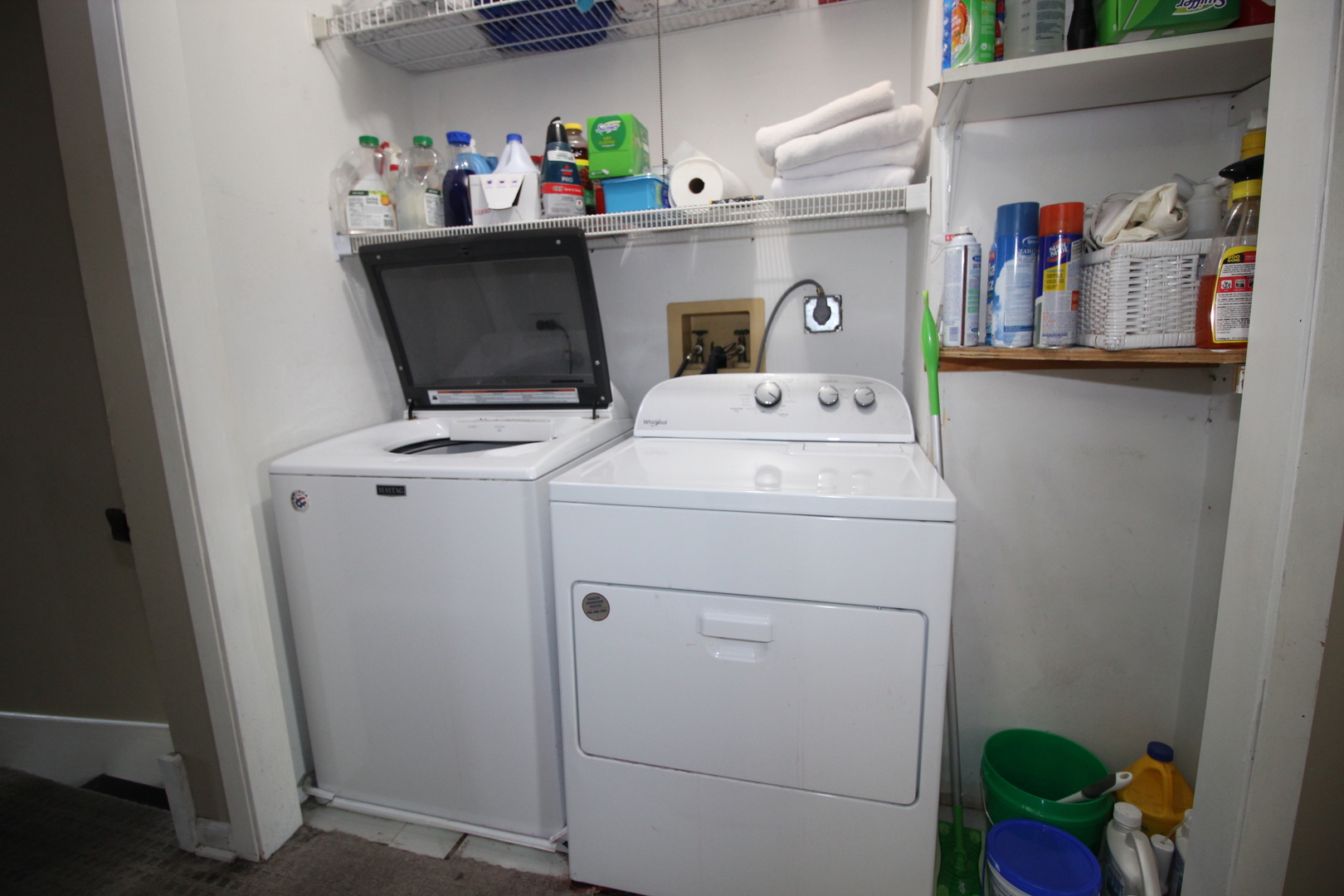 8001 South Kilpatrick Avenue Chicago, IL 60652 - Photo 19 of 25 a utility room with dryer and washer
