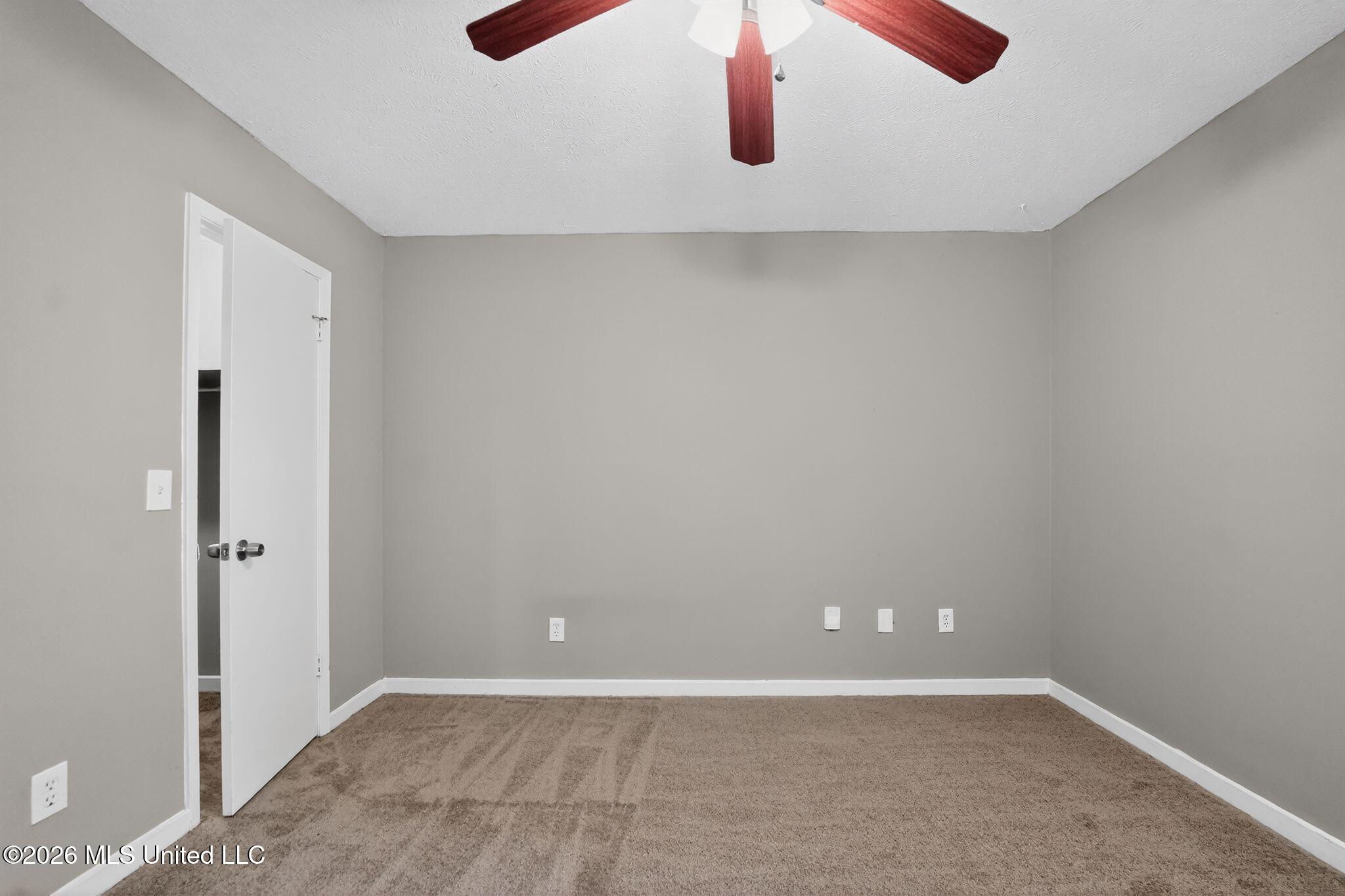 1418 Cooks Avenue Jackson, MS 39212 - Photo 15 of 36 15_1418_Cooks_Ave_Jackson_MS_39212-Livin