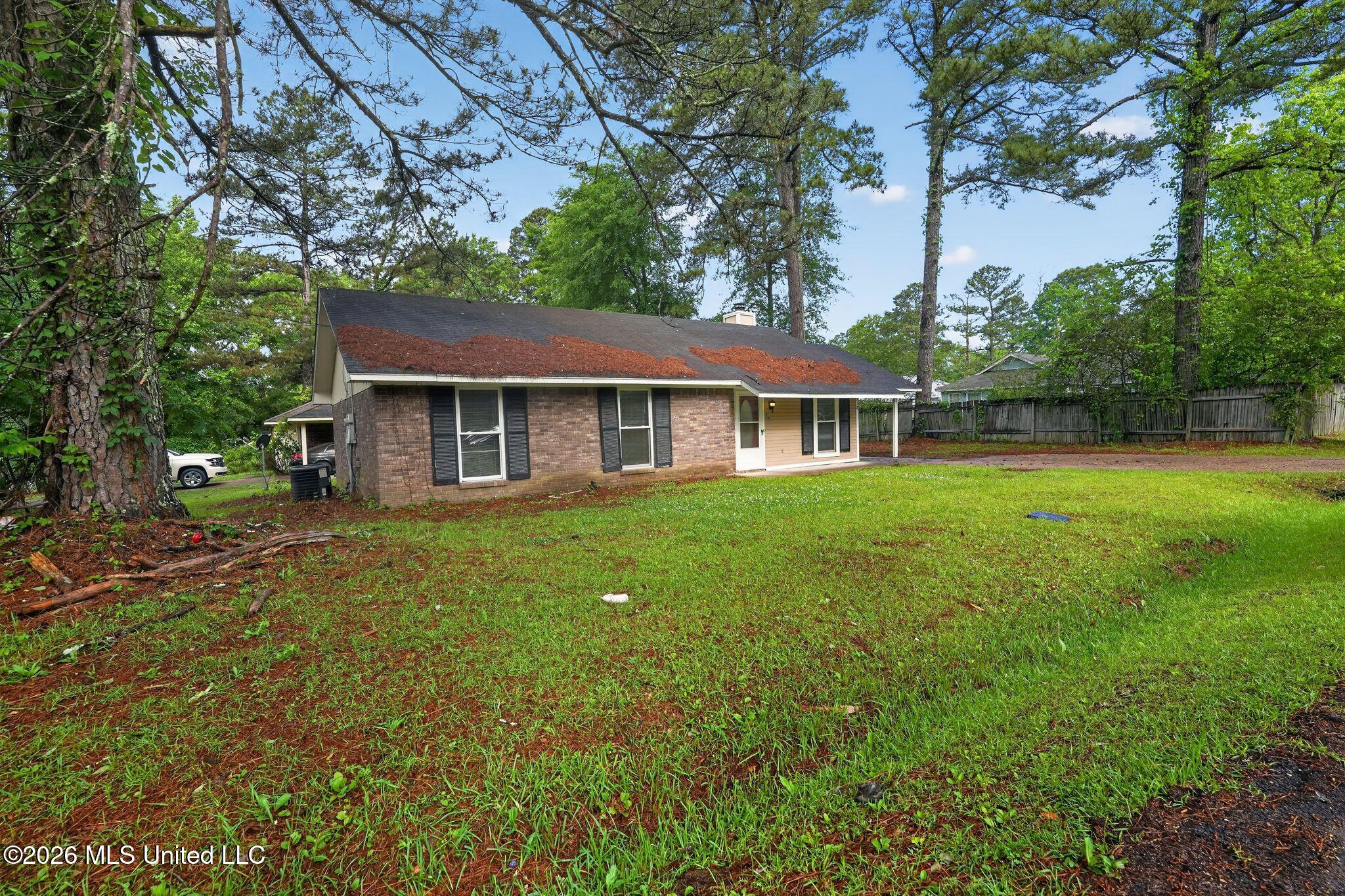 1418 Cooks Avenue Jackson, MS 39212 - Photo 3 of 36 03_1418_Cooks_Ave_Jackson_MS_39212-Exter