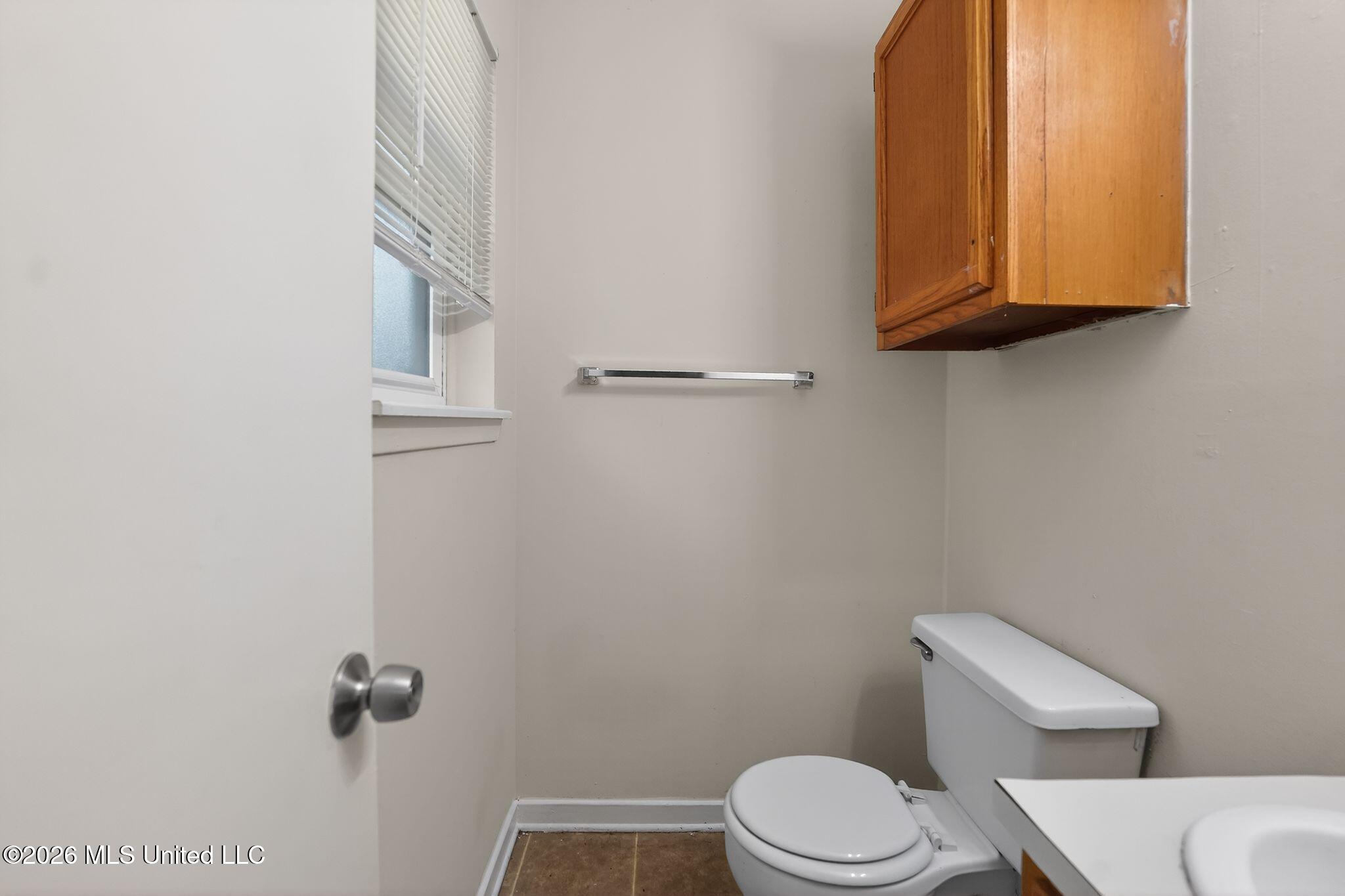 1418 Cooks Avenue Jackson, MS 39212 - Photo 33 of 36 33_1418_Cooks_Ave_Jackson_MS_39212-Bathr