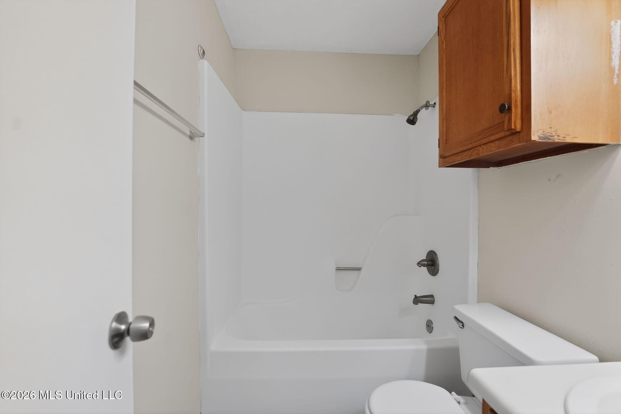 1418 Cooks Avenue Jackson, MS 39212 - Photo 34 of 36 34_1418_Cooks_Ave_Jackson_MS_39212-Bathr
