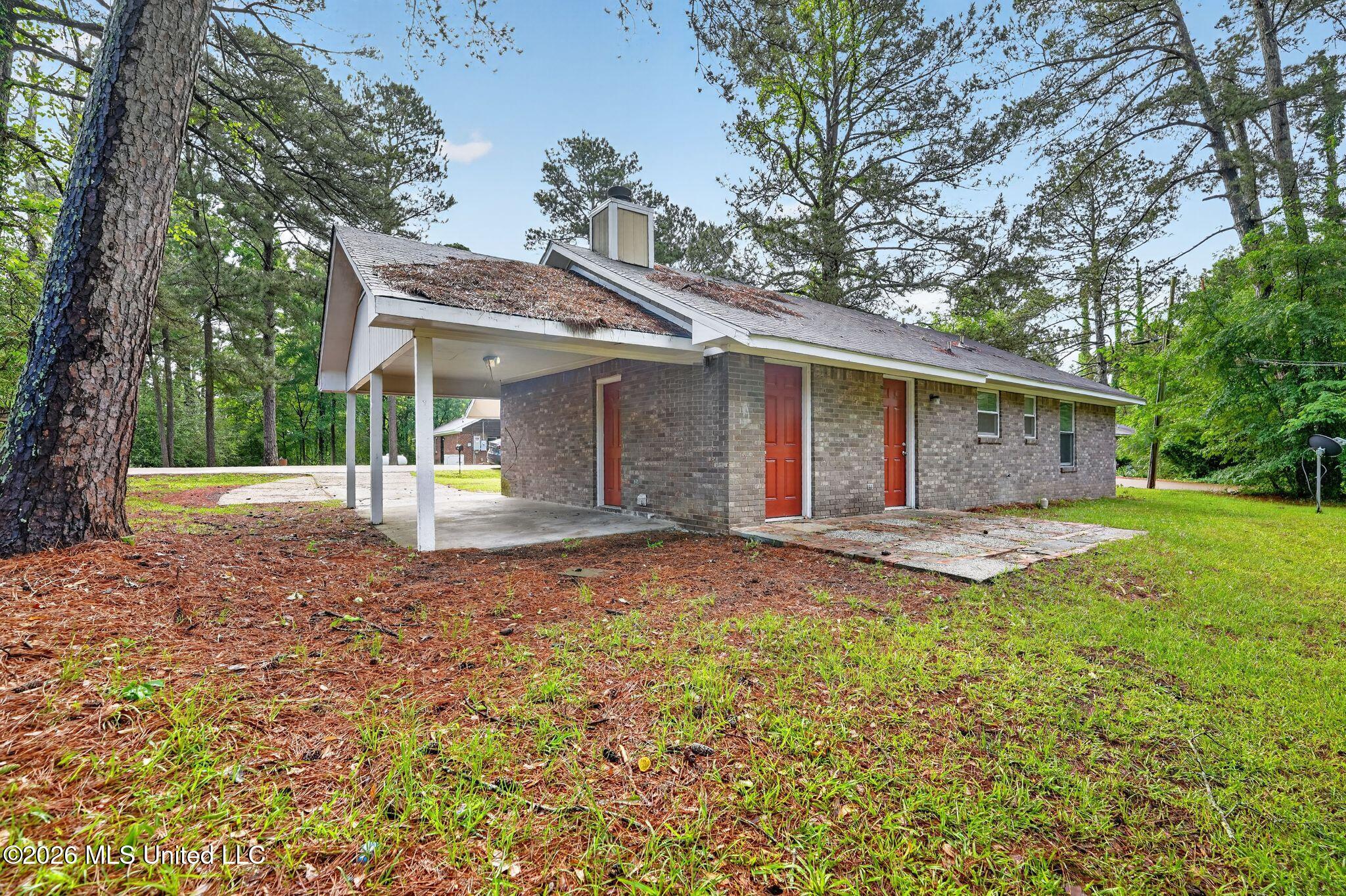 1418 Cooks Avenue Jackson, MS 39212 - Photo 5 of 36 05_1418_Cooks_Ave_Jackson_MS_39212-Exter