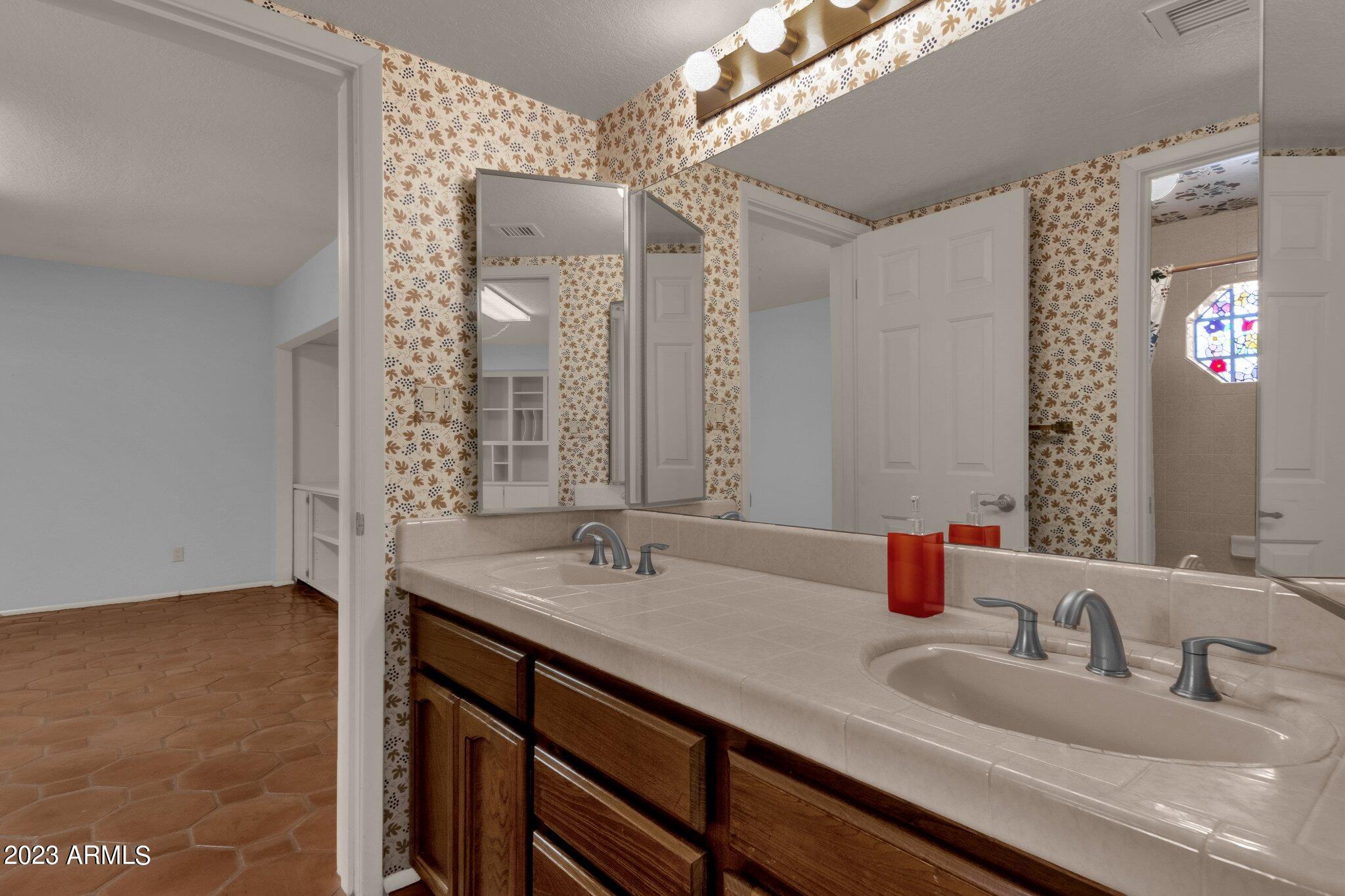 4554 East Pebble Ridge Road Paradise Valley, AZ 85253 - Photo 47 of 59 Bathroom 3