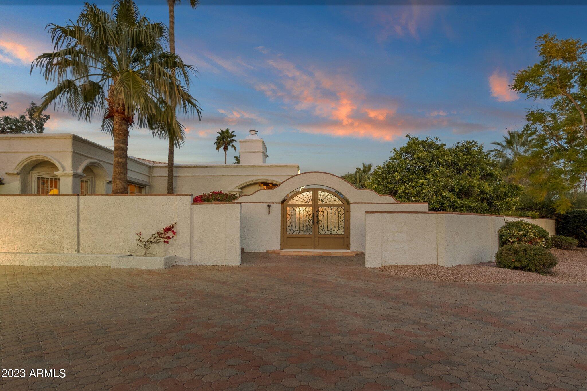 4554 East Pebble Ridge Road Paradise Valley, AZ 85253 - Photo 7 of 59 Entry