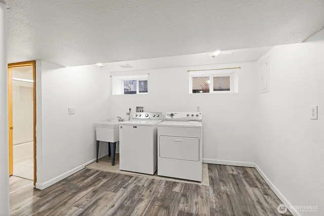 a view of utility room with washer and dryer