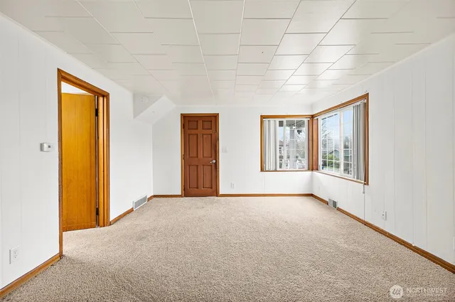 a view of an empty room with window