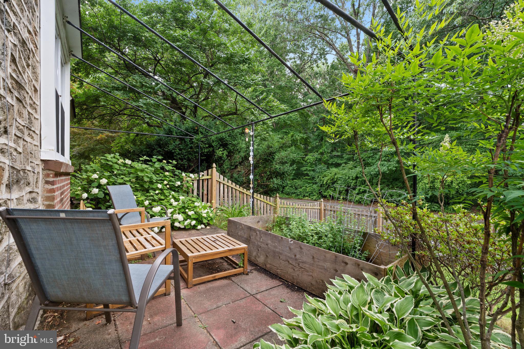 724 South Mt Pleasant Road Philadelphia, PA 19119 - Photo 19 of 20