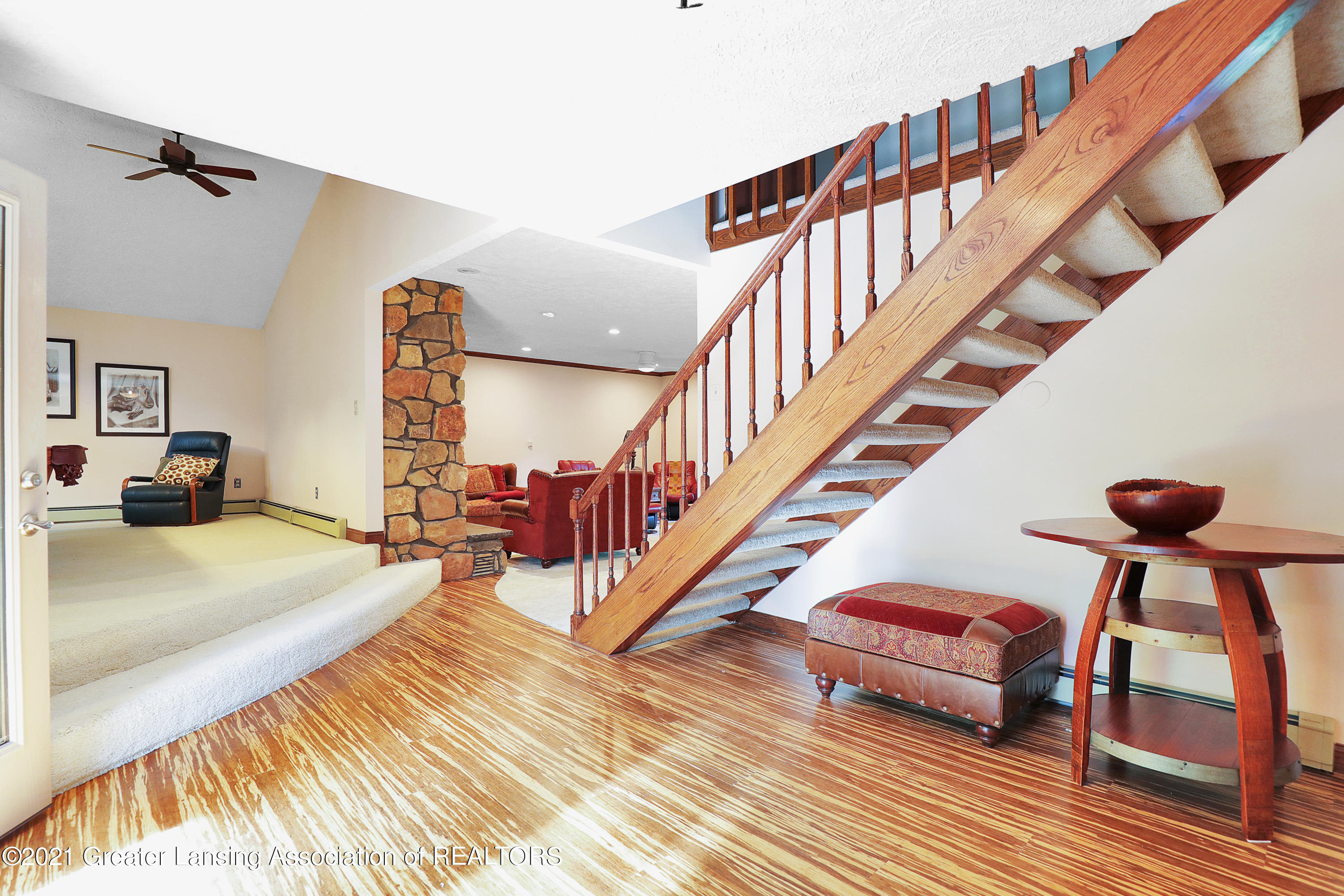 2274 College Road Holt, MI 48842 - Photo 4 of 38 Foyer
