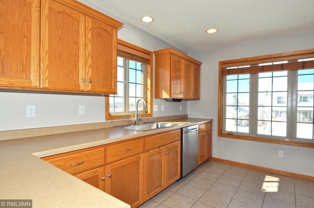 6046 Somersby Court Northwest Rochester, MN 55901 - Photo 9 of 38 Gallery Image 9