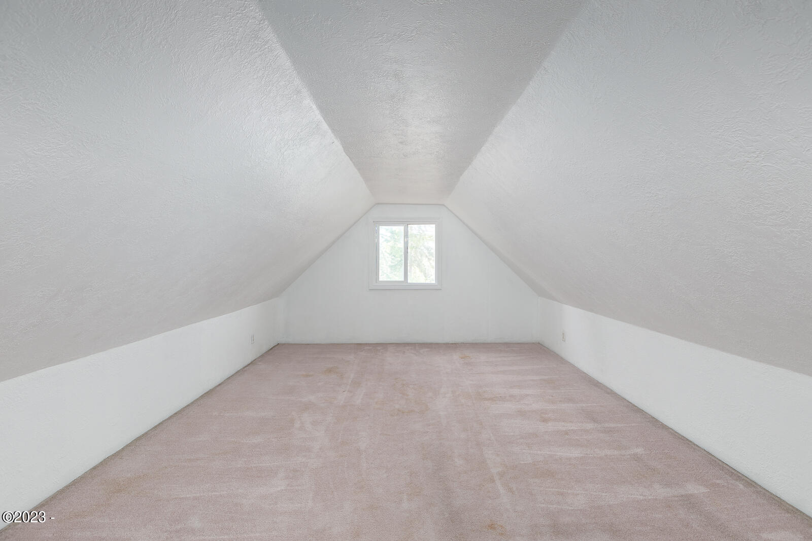 230 Elk City Road Toledo, OR 97391 - Photo 23 of 40 Loft bedroom