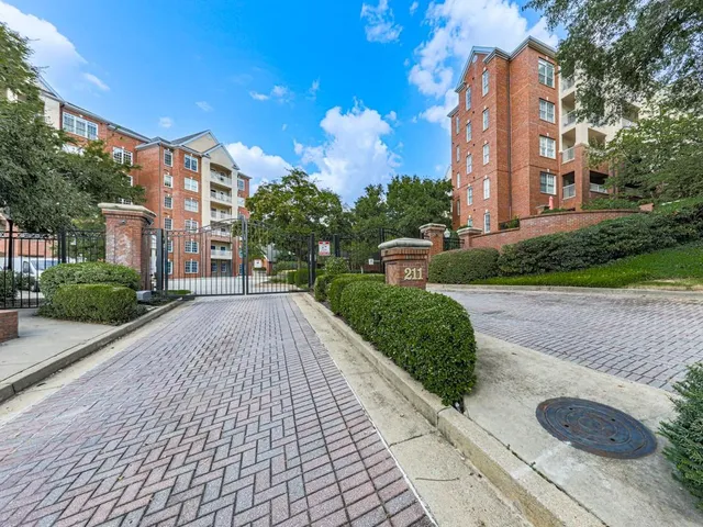 $500,000 | 211 Colonial Homes Drive Northwest, Unit 2501, Atlanta, GA 30309