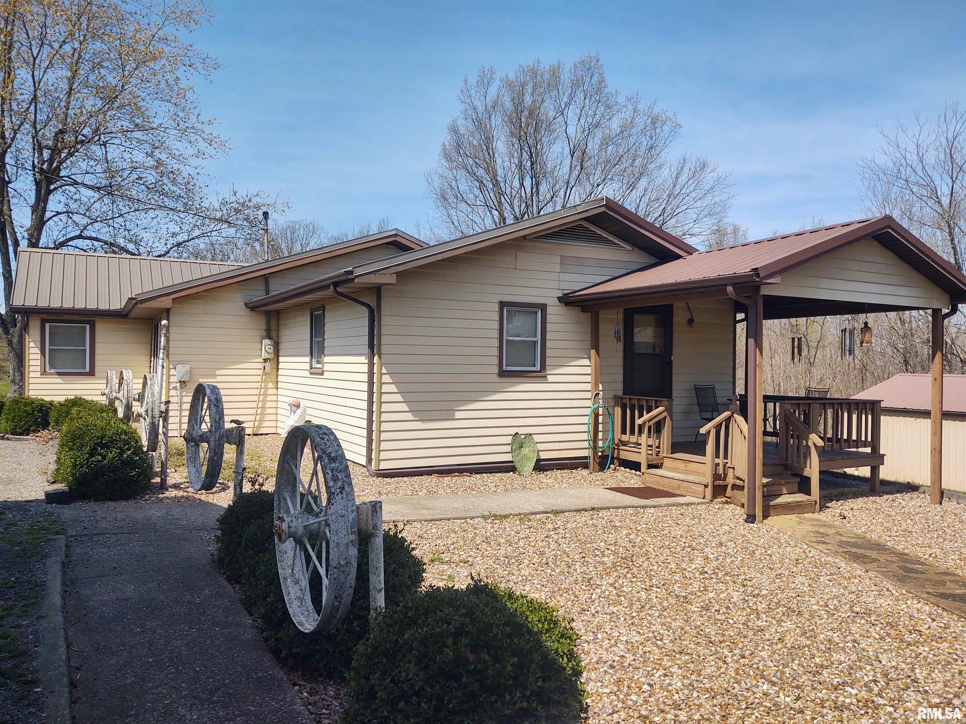 2315 Flatt Woods Road Simpson, IL 62985 - Photo 3 of 23