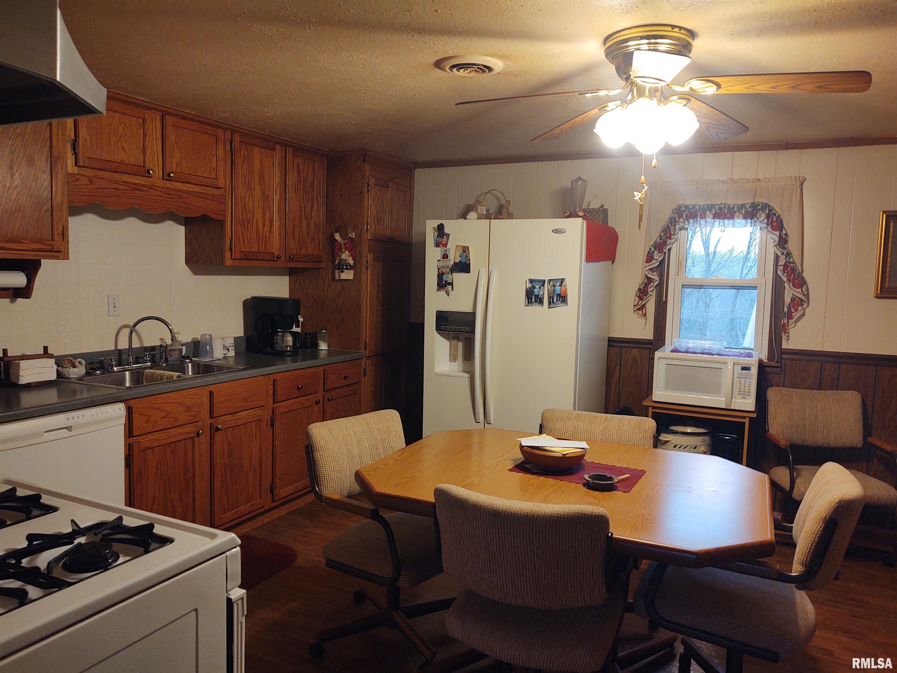 2315 Flatt Woods Road Simpson, IL 62985 - Photo 8 of 23