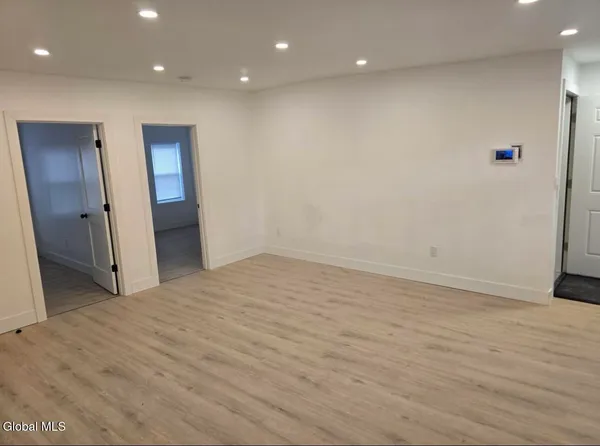 $1,700 | 31 Van Zandt Street, Albany, NY 12207