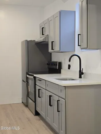 $1,700 | 31 Van Zandt Street, Albany, NY 12207