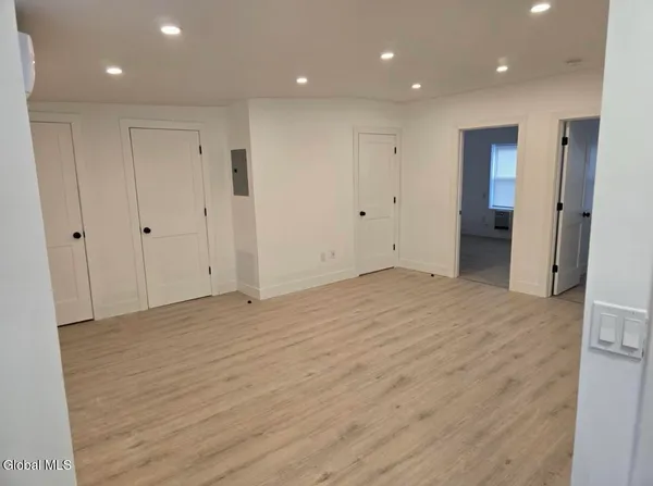 $1,700 | 31 Van Zandt Street, Albany, NY 12207
