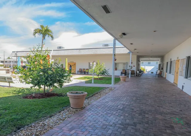 $119,900 | 2840 Cynthia Lane, Unit 204, Lake Worth Beach, FL 33461