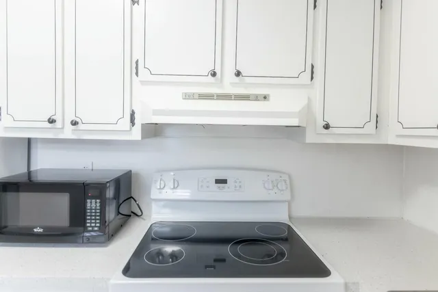 $119,900 | 2840 Cynthia Lane, Unit 204, Lake Worth Beach, FL 33461