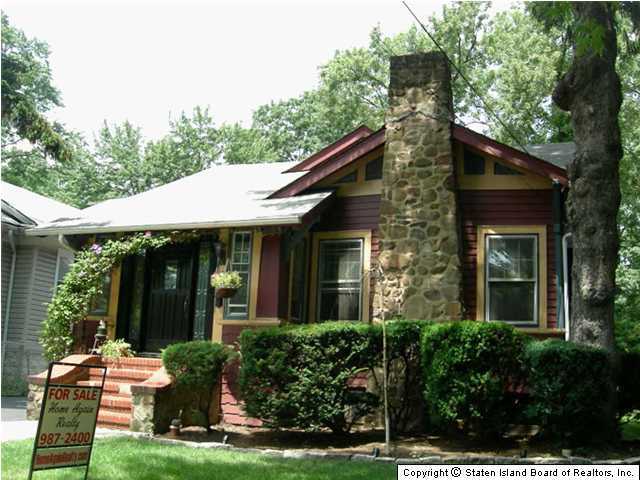 25 Edgewood Road Staten Island, NY 10308 - Photo 1 of 2 Primary Photo